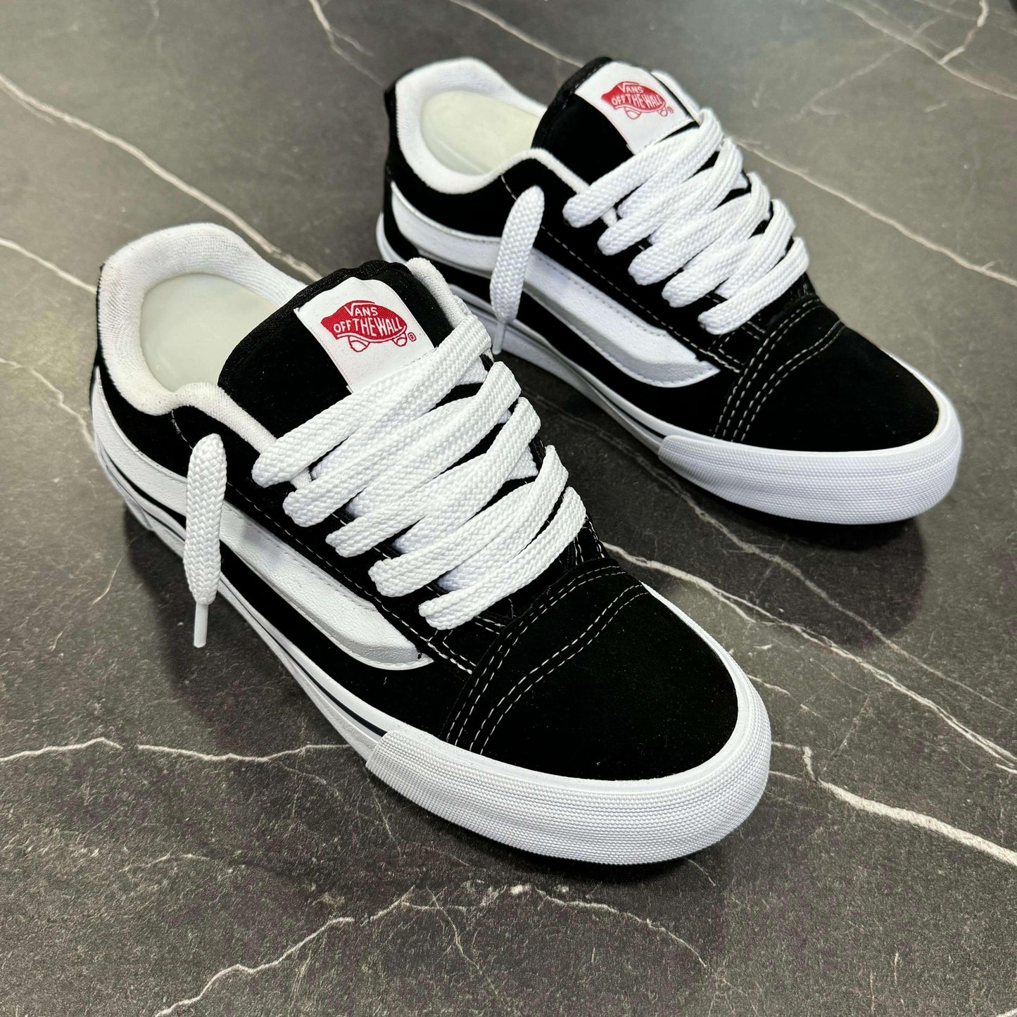 Vans Knu School